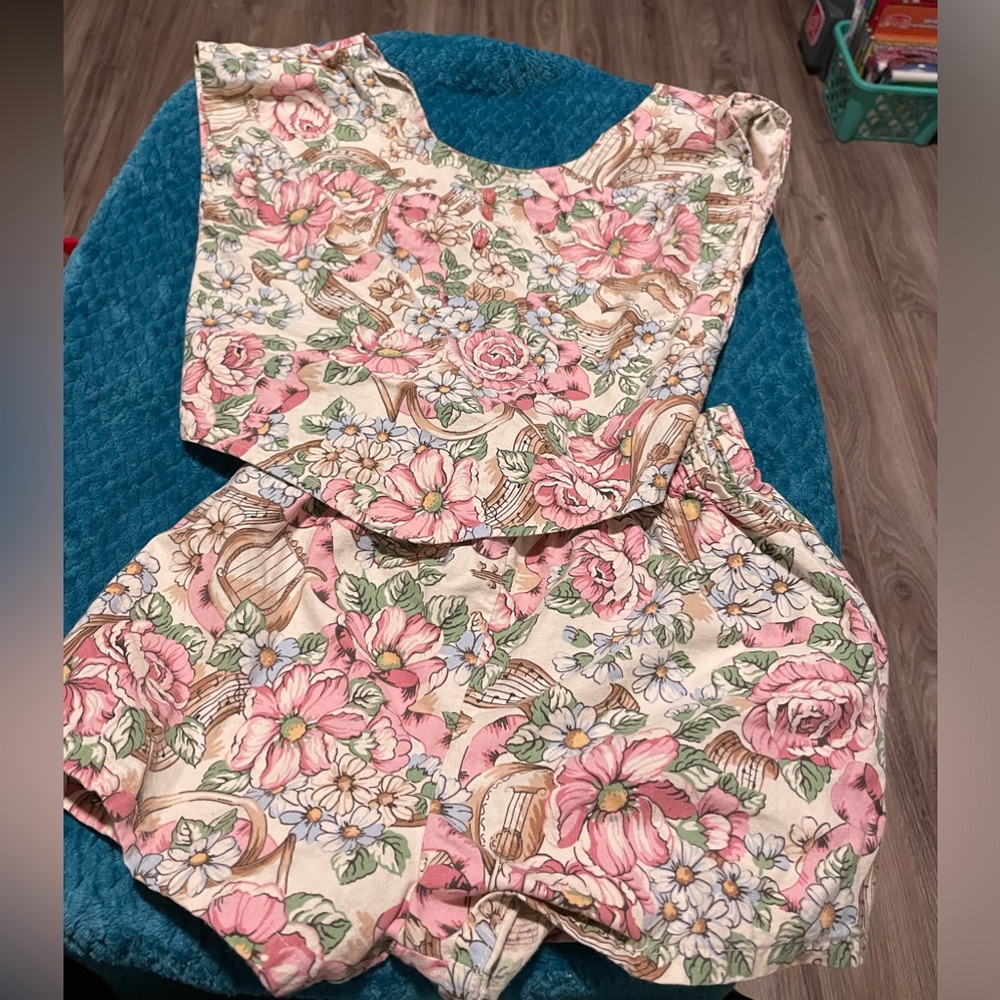 ⬇️vintage handmade kids matching set open back shirt